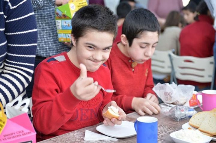 Palatadan nümunəvi tədbir - 2 yaşında restoran yerinə...