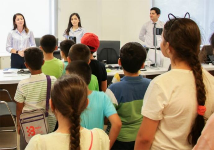 "Yay məktəbi"nin iştirakçıları "AccessBank"ın fəaliyyəti ilə tanış olublar