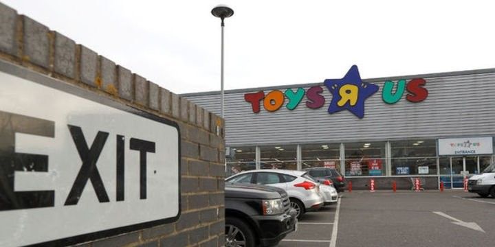 İki nəhəng çökür