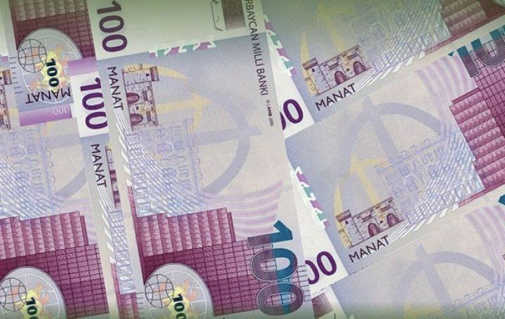 8 milyard manatdan çox idi, 4,5 milyard manata düşdü