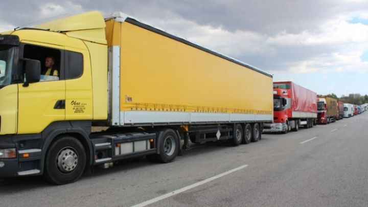 Geri qaytarılan yük avtomobillərinin sayı 81-dən 36-ya enib