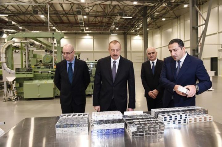 Prezident böyük siqaret fabrikinin açılışında