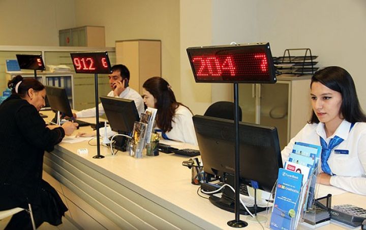 Azərbaycanda bank müştərilərinin sayı 24% artıb