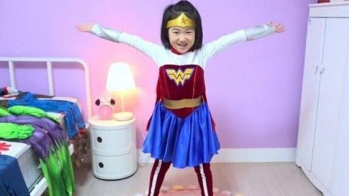 6 yaşında ailəsinə bina aldı