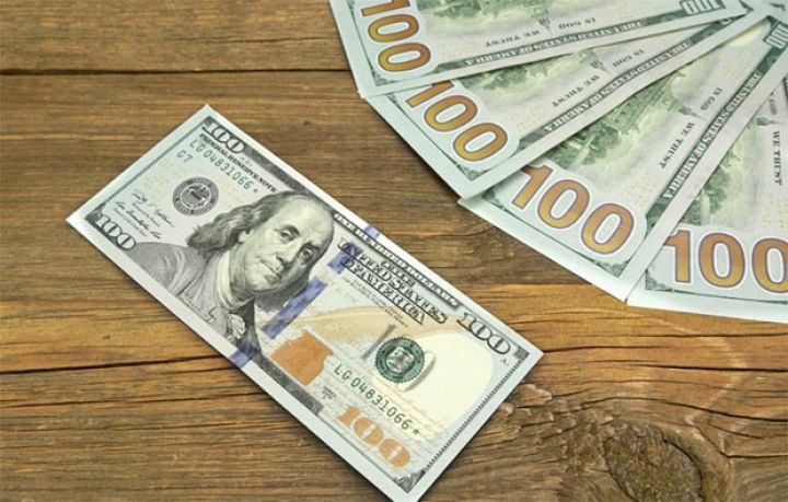 Dolların bazar ertəsinə olan rəsmi məzənnəsi açıqlandı