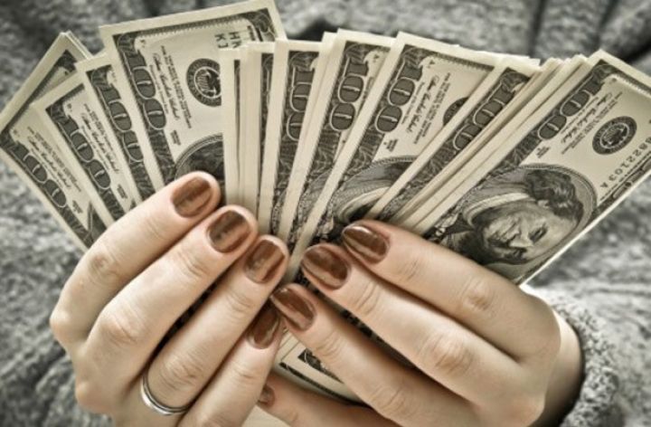 Banklarda Dollar və Avronun qiymətləri