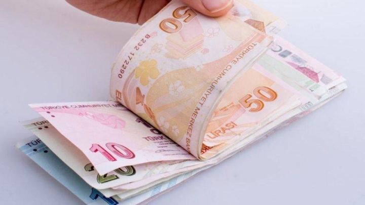 Dollar 7 lirəyə yaxınlaşır