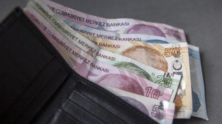 Türk Lirəsi sürətlə dəyər itirməkdə davam edir - YENİLƏNİB