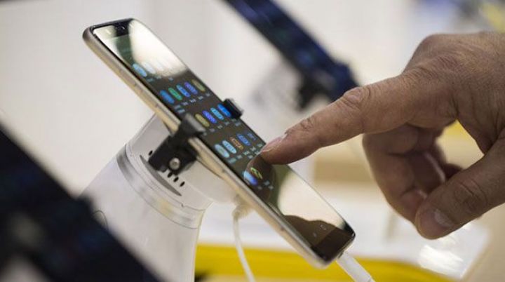 Azərbaycana 1.5 milyondan çox smartfon idxal edilib