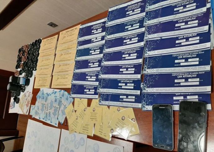 Saxta maliyyə əməliyyatları aparan şəxslər tutuldu - 60-A YAXIN FİRMA AÇIBLAR