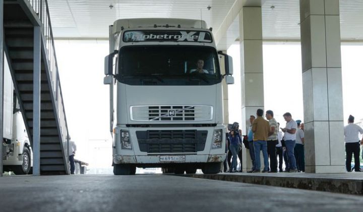 “Avtomobil nəqliyyatı ilə beynəlxalq sərnişin və yük daşımalarına buraxılış Qaydaları” təsdiq edilib