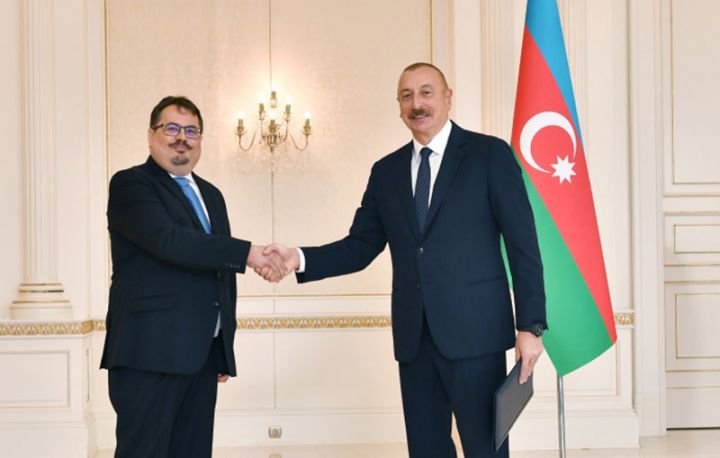 İlham Əliyev Avropa İttifaqının yeni rəhbərinin etimadnaməsini qəbul edib
