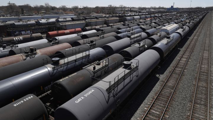 Dünya bazarında neftin qiyməti yüksəlir