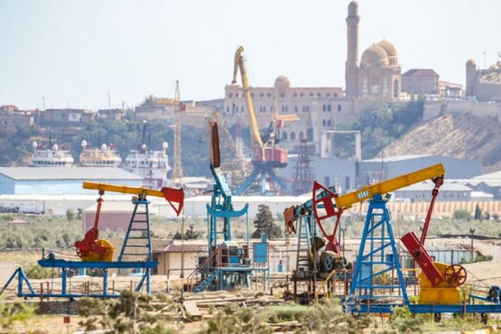 Azərbaycan neftinin qiyməti 70 dolları ötüb