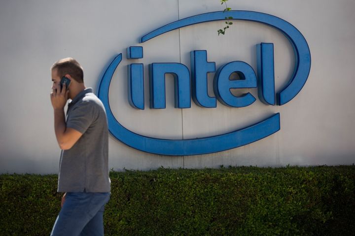 "Intel"in xalis mənfəəti 22% azalıb