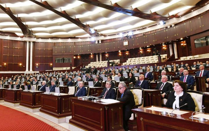 Deputatların maaşı 10 min manata çata bilər - Fantastik artım