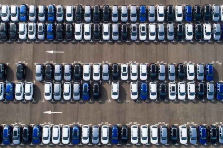 Hökumət parkinqlərlə bağlı iş aparır