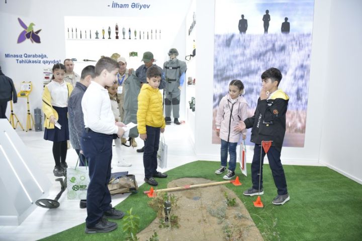 Yenidən sərgilərə start verilir