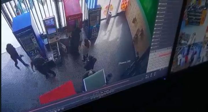 Hipermarketdə atışma anının kamera görüntüləri - ANBAAN