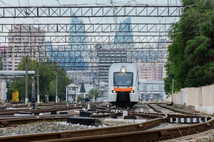 Dəmir Yolları bayram günlərində gücləndirilmiş iş rejimində çalışacaq