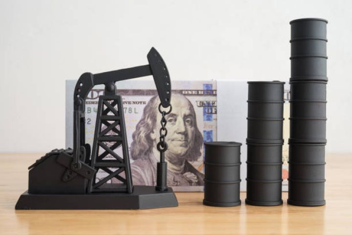 Neftlə bağlı bütün diqqət OPEC+ iclasındadır