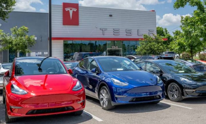 Artan rəqabət Tesla-ya çətinlik yaradıb -  satışları ardıcıl 2 rüb azalıb