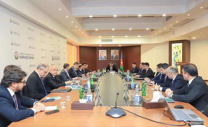 Taleh Kazımov bankların rəhbər şəxsləri ilə görüşdü