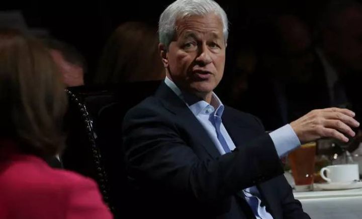 Gələcək nəslin həftədə 3,5 gün işləyəcəyi və 100 ilə qədər yaşayacağı proqnozlaşdırılır