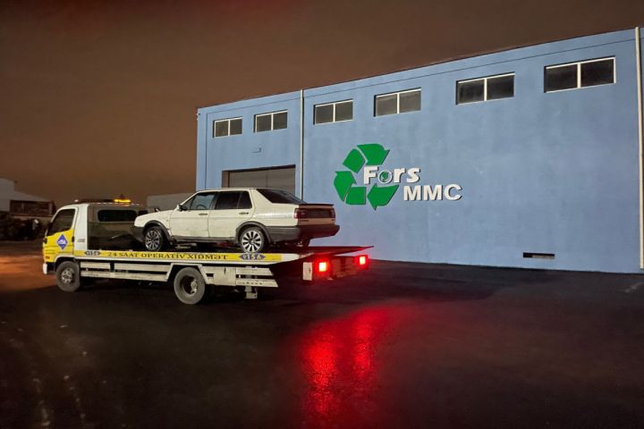 Utilizasiya başladı - Avtomobilini təhvil verən vətəndaşa ilk sənəd təqdim olundu