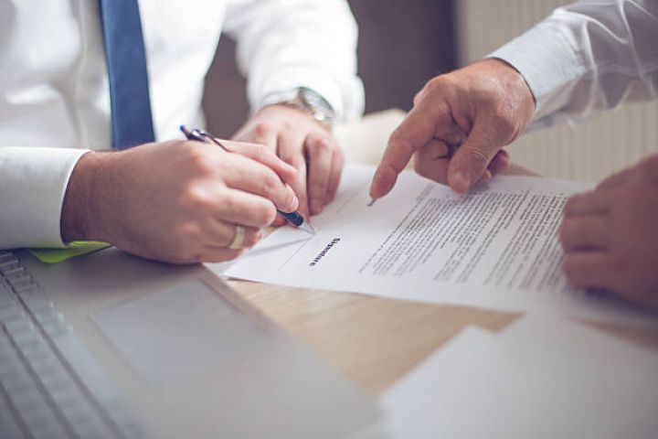 ASC  bölünür, bölünmüş əmlakı təhvil verilir və yeni MMC yaradılır