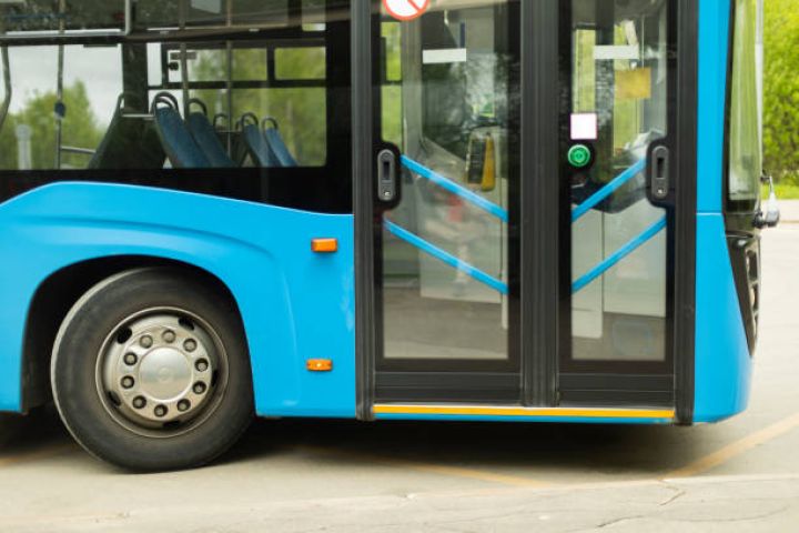 105 nömrəli marşrut “Bus Service”,  216 nömrəli marşrut isə “General Auto Company” şirkətinə verildi