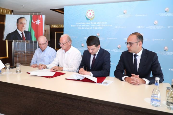 Möminə xatun türbəsinin bərpa və konservasiyasının aparılması ilə bağlı müqavilə bağlanılıb