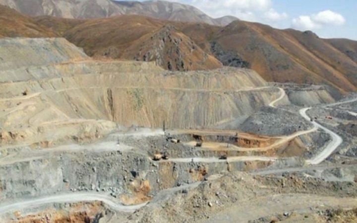 3 faydalı qazıntı yatağı hərraca çıxarılır