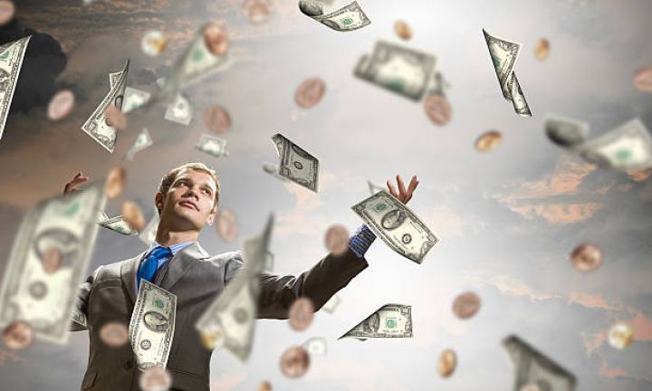 Dünyanın ən varlı adamlarının sərvəti son on ildə 33,9 trilyon dollar artıb