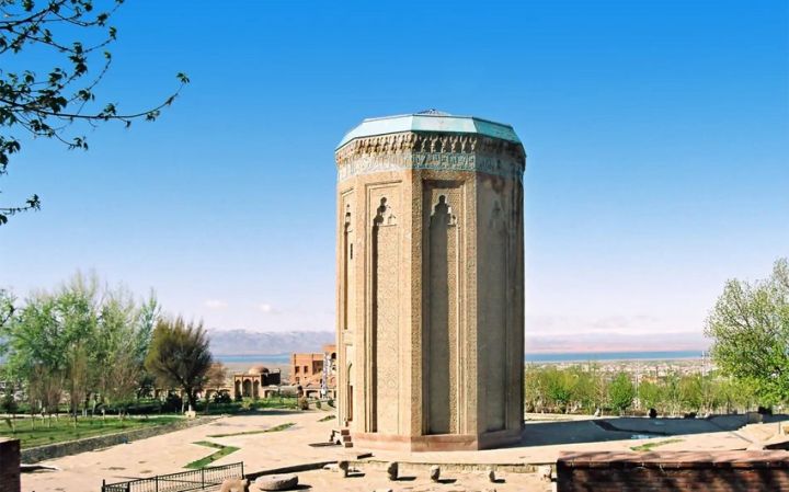 Möminə xatun türbəsi bərpa olunacaq - SƏRƏNCAM