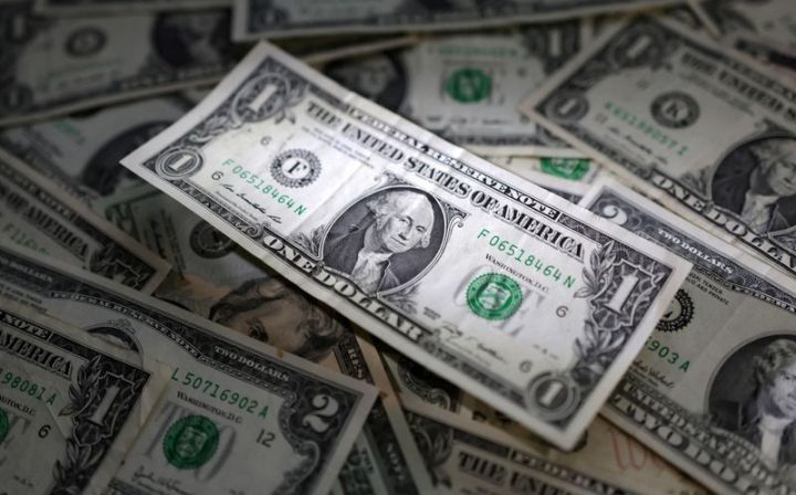 Dollar ABŞ hökumətinin bağlanması ilə ucuzlaşır