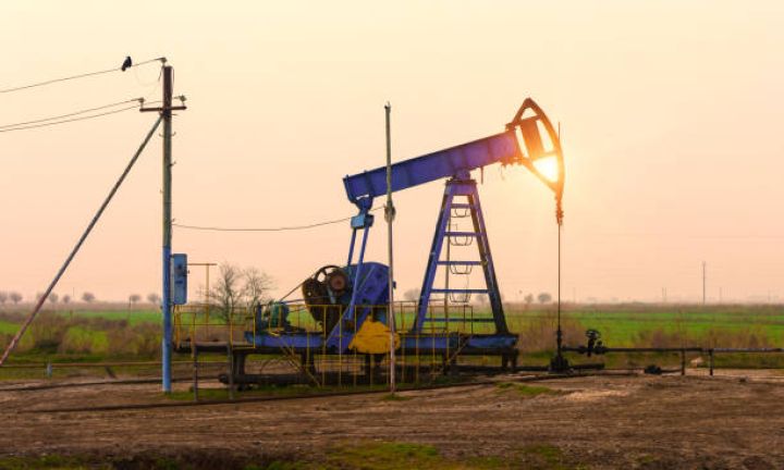 Azərbaycan nefti ucuzlaşmaqda davam edir