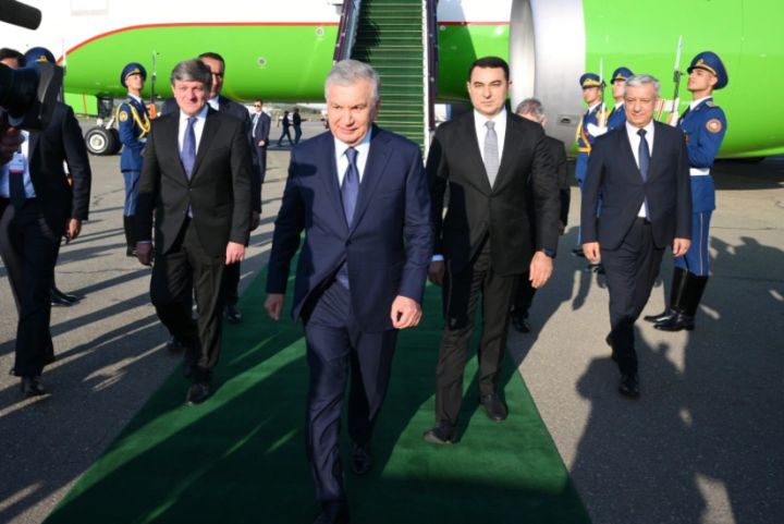 Özbəkistan Prezidenti Azərbaycana səfərə gəlib