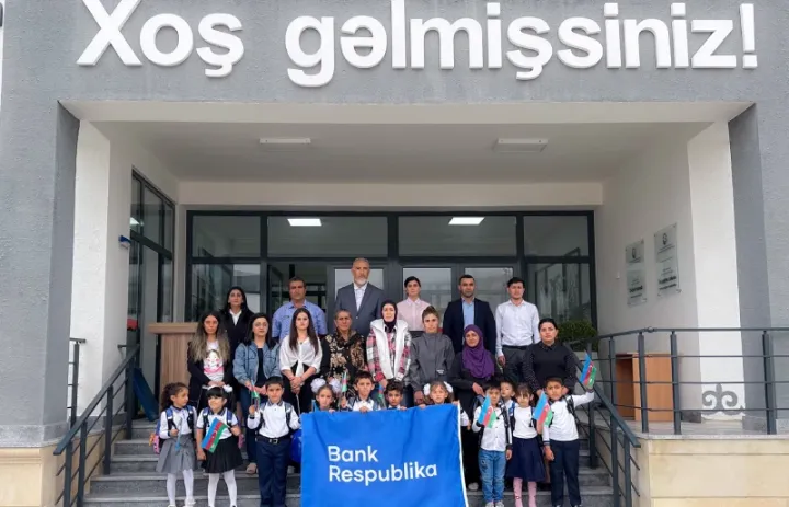 Bank Respublika Ağdamda ilk dəfə məktəbə gedəcək birinciləri sevindirdi