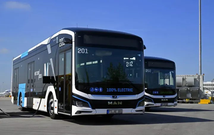 Azərbaycan şirkəti Almaniya şirkətilə saziş imzaladı - Elektrikli avtobuslar yığılacaq