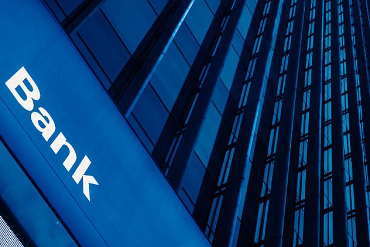 Banklar 5 ayda 557 milyon manat xalis mənfəət əldə ediblər